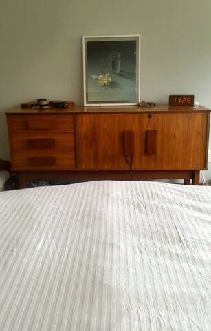 Birds eye view beautiful Cape Town 2 bed Apartment gallery image 4