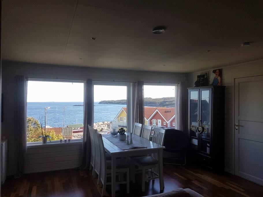 Living room with view to the north