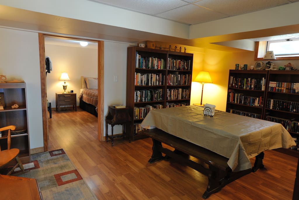 Dining room/library,