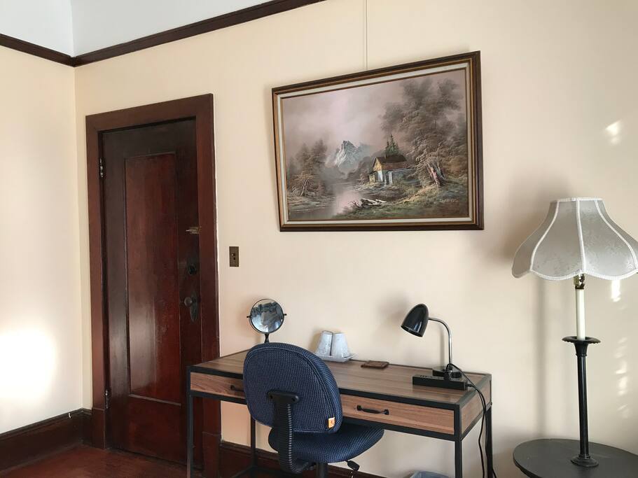 Large desk with drawers gives you plenty of workspace