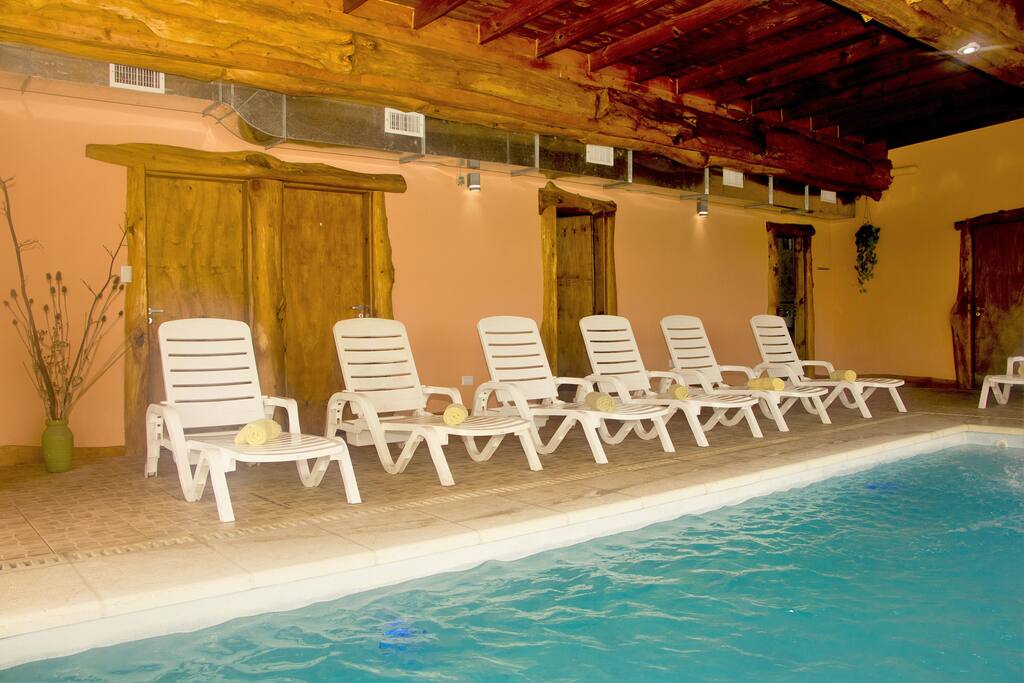 Piscina interna climatizada