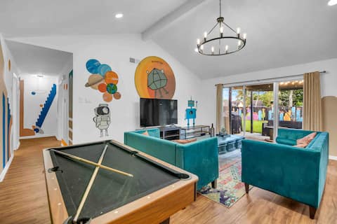 Successful Airbnb property: Memphis Space City*4BRs*8 beds*2TVs*HoustonCentral in Westbury