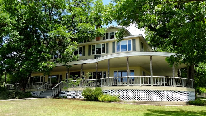 Haven River Inn Main House