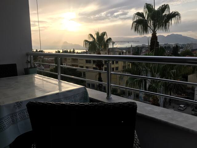 Main St Oldtown Feel home&secure with local family