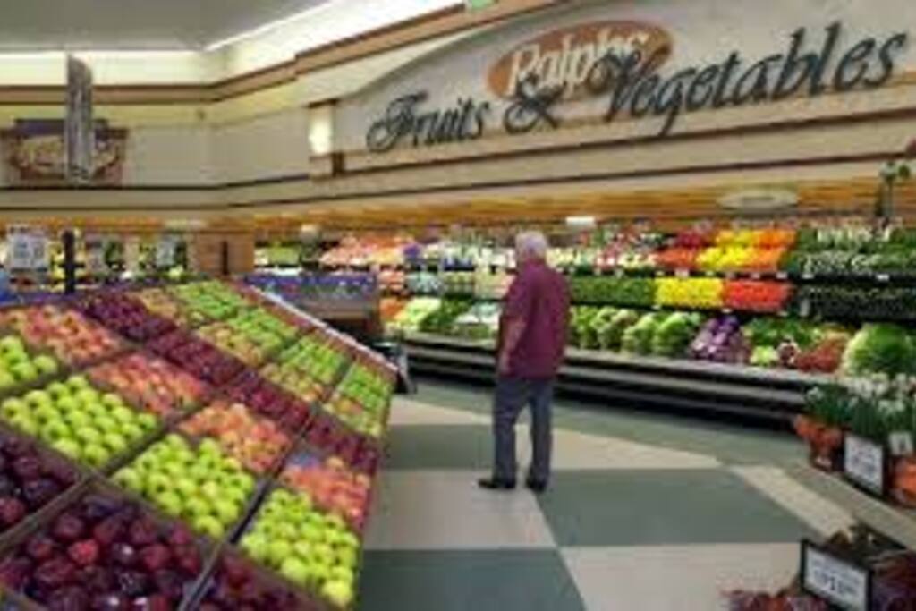 24/7 open grocery store right next door