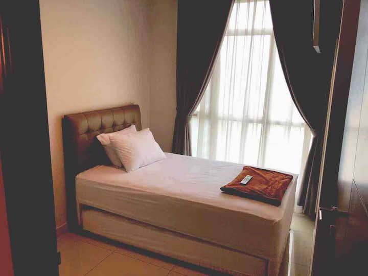 חדר שני עם 2 מיטות יחיד