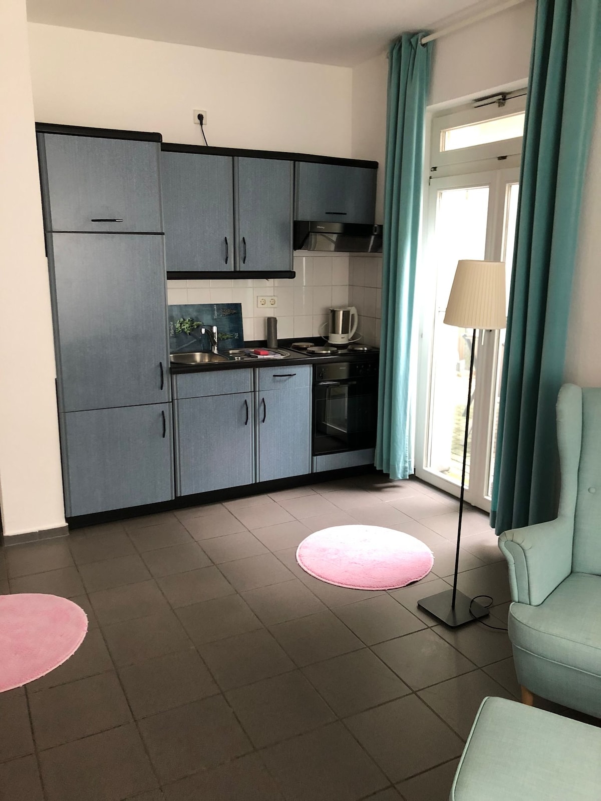 Annonce Airbnb populaire: Approx. 30 sqm apartment with terrace near Düsseldorf à Ratingen