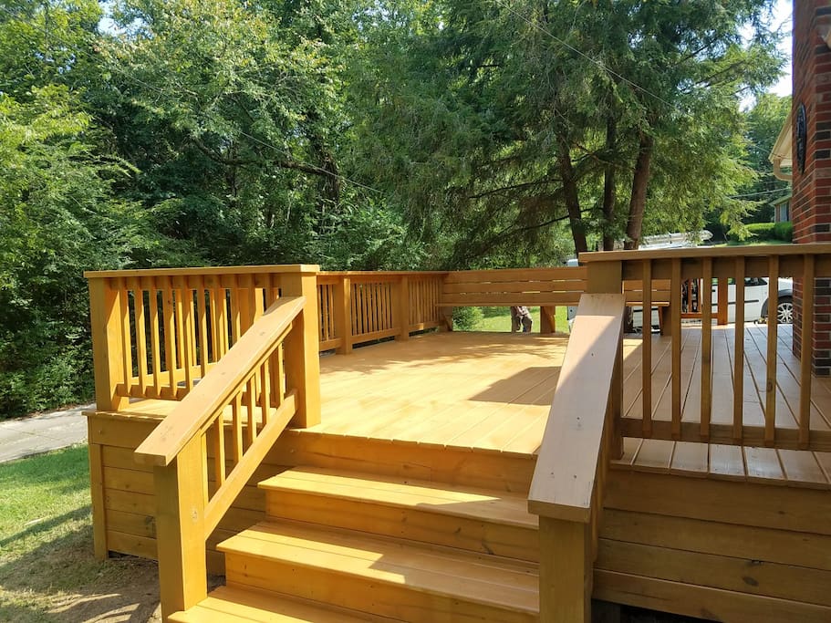 Newly Constructed Deck for Relaxing and Entertaining