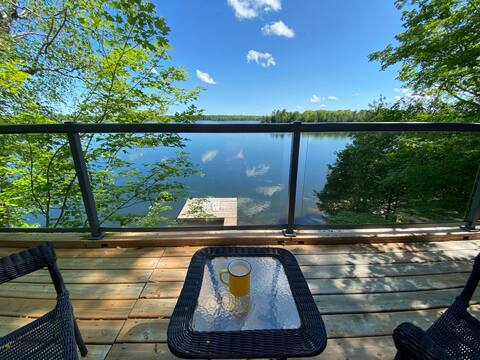 Stunning Lakeview Waterfront Cottage + Guest house