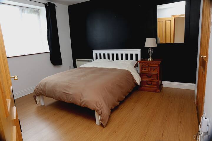 Slane village, a cosy room in a great location