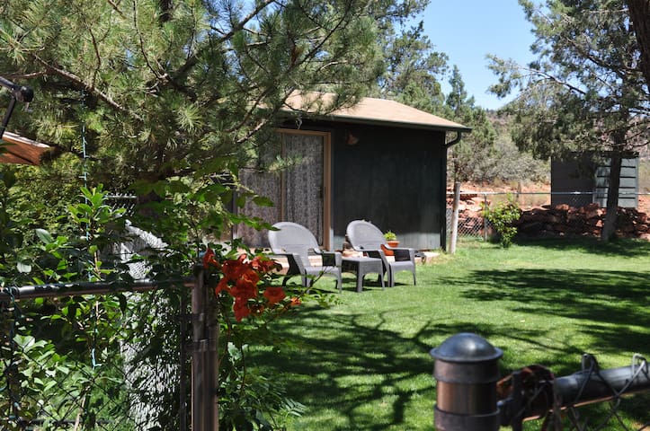 Sedona Zen Space, detached guest bedroom