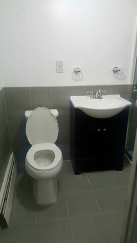 Bklyn’s Favorite Vacation Home!!!!!! gallery image 2