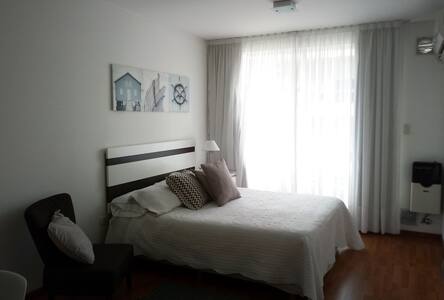 J01 Hermoso estudio a pasos del río