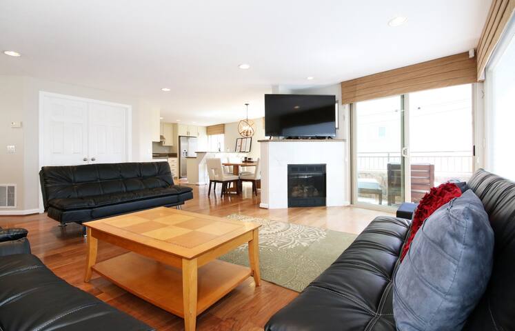 Ocean, Bay, Down Town panorama views, gallery image 2