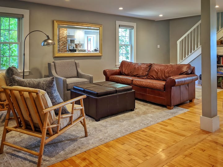 Fantastic Kittery Home With Pool - Kittery, ME