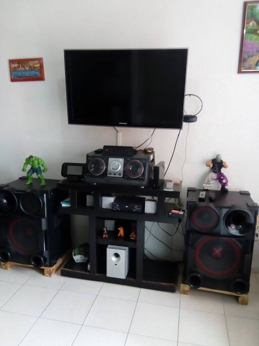 Es una casa completa al 90% amueblada