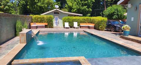 Pool house suite near redwoods