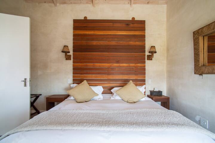 Loft Suite – light and bright, with endless views gallery image 4