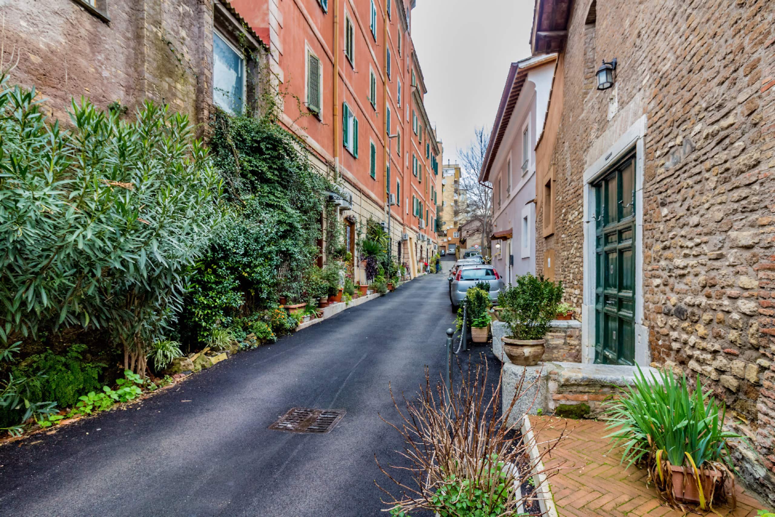 Cozy 38 sqm apartment in Trionfale, Rome, 3 minutes from Metro A Cipro and 15 minutes from the Vatican Museums