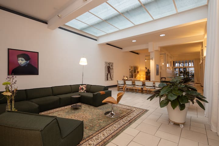 Central 350m2/ 6p river side design apartment