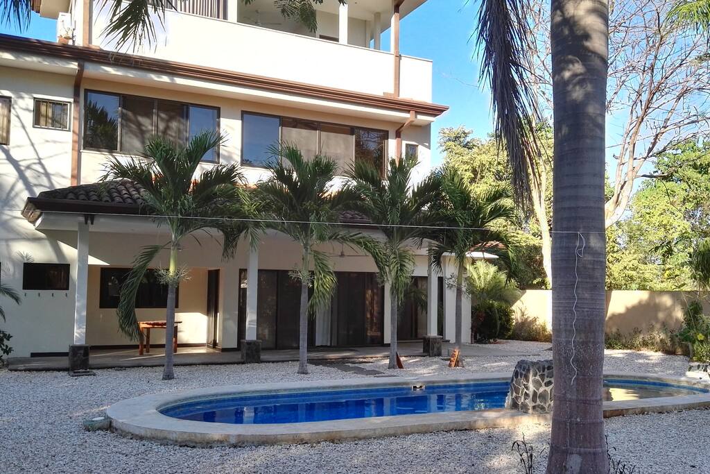 BACKYARD & POOL AREA