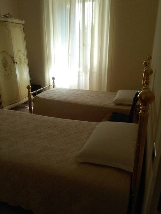 Camera da letto con 2 letti singoli