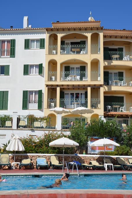 L'appartement est au milieu, 1er étage