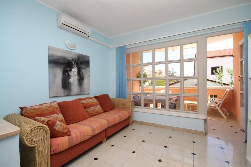 Living room, Surface: 11 m²