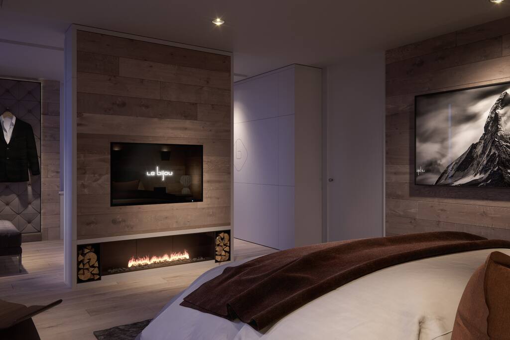 Good night: Big screen TV, Fireplace and ample storage space