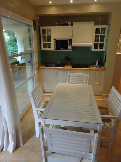 Propriété Airbnb réussie: Apartment 5 minutes walk from Lake Lacanau à Lacanau