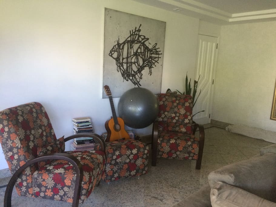 Large living room very well furnished
