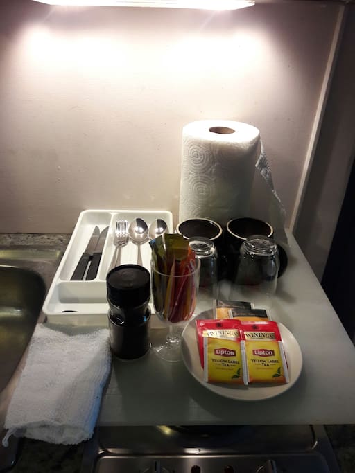 Coffee & tea for 2 guests