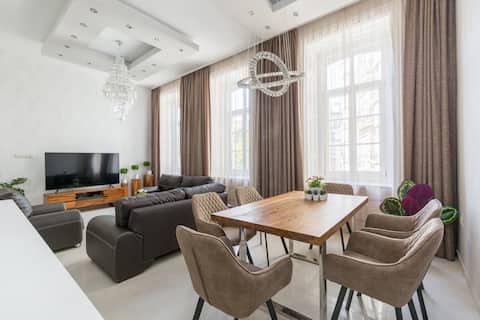Luxury Dream Home at The Basilica 3BR/2BATH