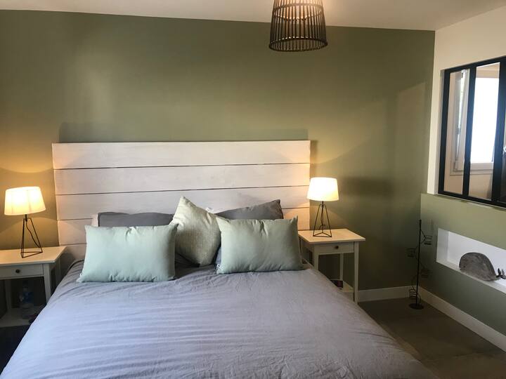 chambre parentale et sa salle d'eau