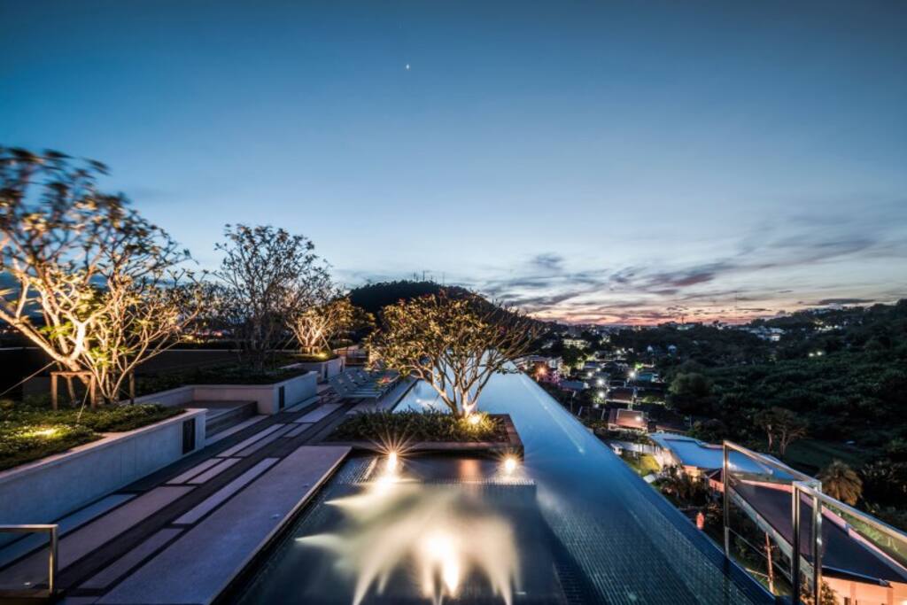 Sunset With Jacuzzi Pool on the rooftop