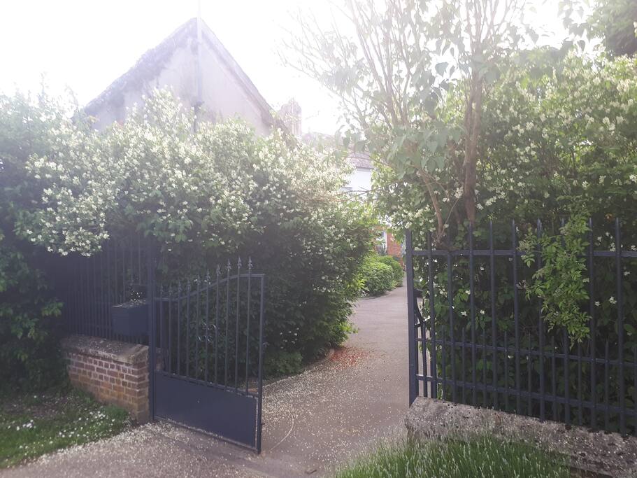 poussez le portail d'entrée