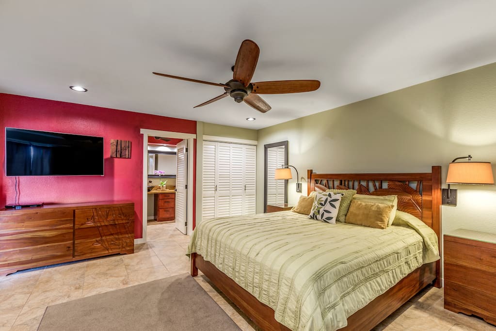 master bedroom with king size bed