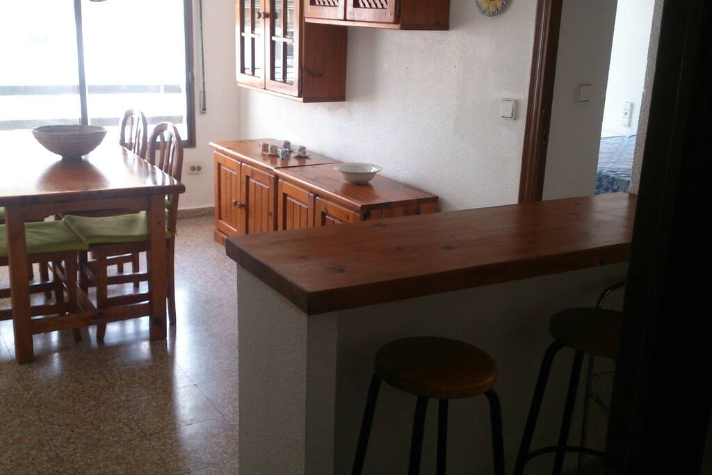 cocina comedor muy luminoso