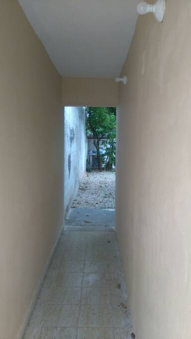 pasillo de acceso a los departamentos