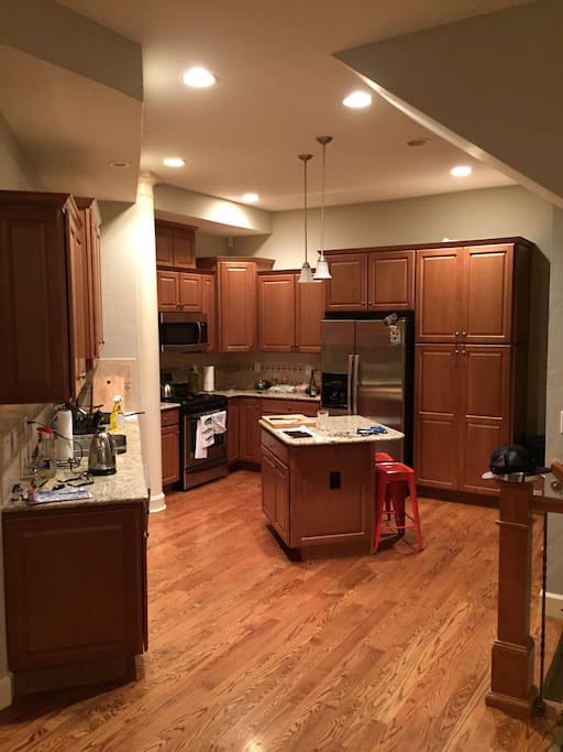 Fully equipped kitchen with gas range and oven. Non stick cookware provided.