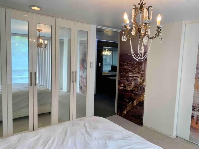 Nice flat next to US Embassy gallery image 4