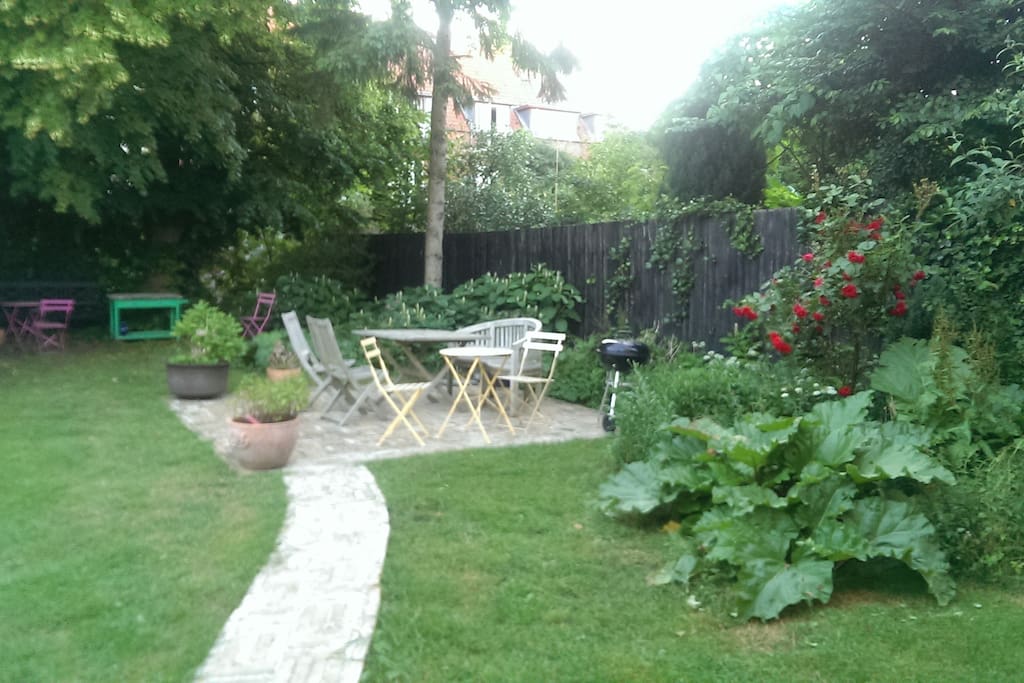 Lukket have med terrasse
