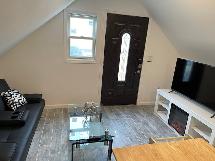 Luxury 2nd Floor 1 Bedroom Apartment - Holbrook