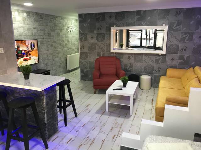 Reco Suit managed Airbnb listing 1