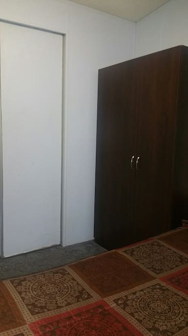 Very spacious closets (walk in closet also)