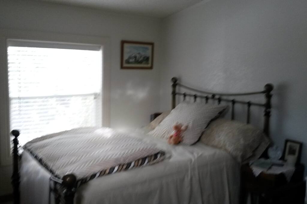 Comfortable Queen sized bed.