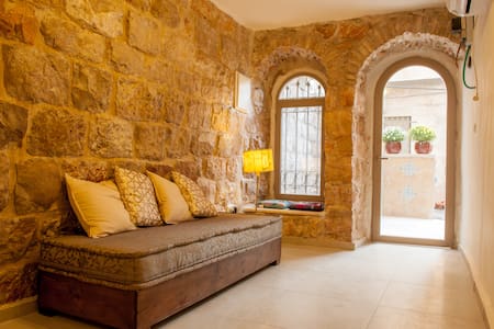 Authentic Jerusalem Stone House - City Center