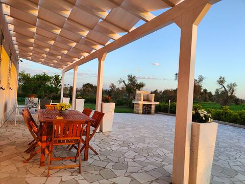 Countryside villa near the sea (New Year 2022)
