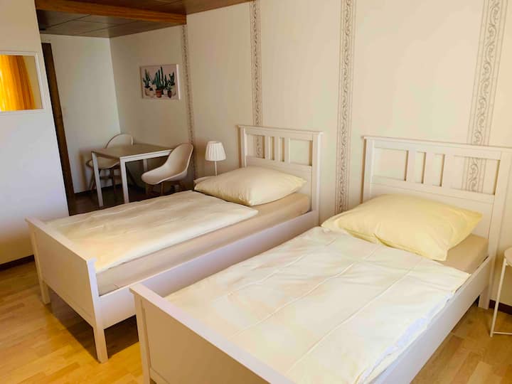 חדר שינה (5) בקומה הראשונה 