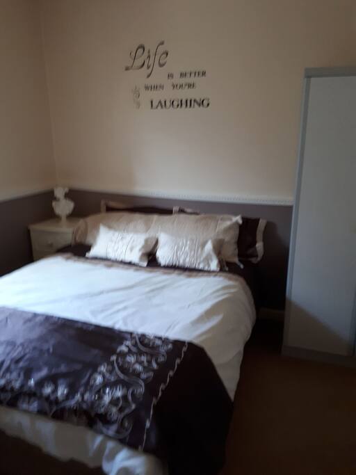 DOUBLE GUEST BEDROOM